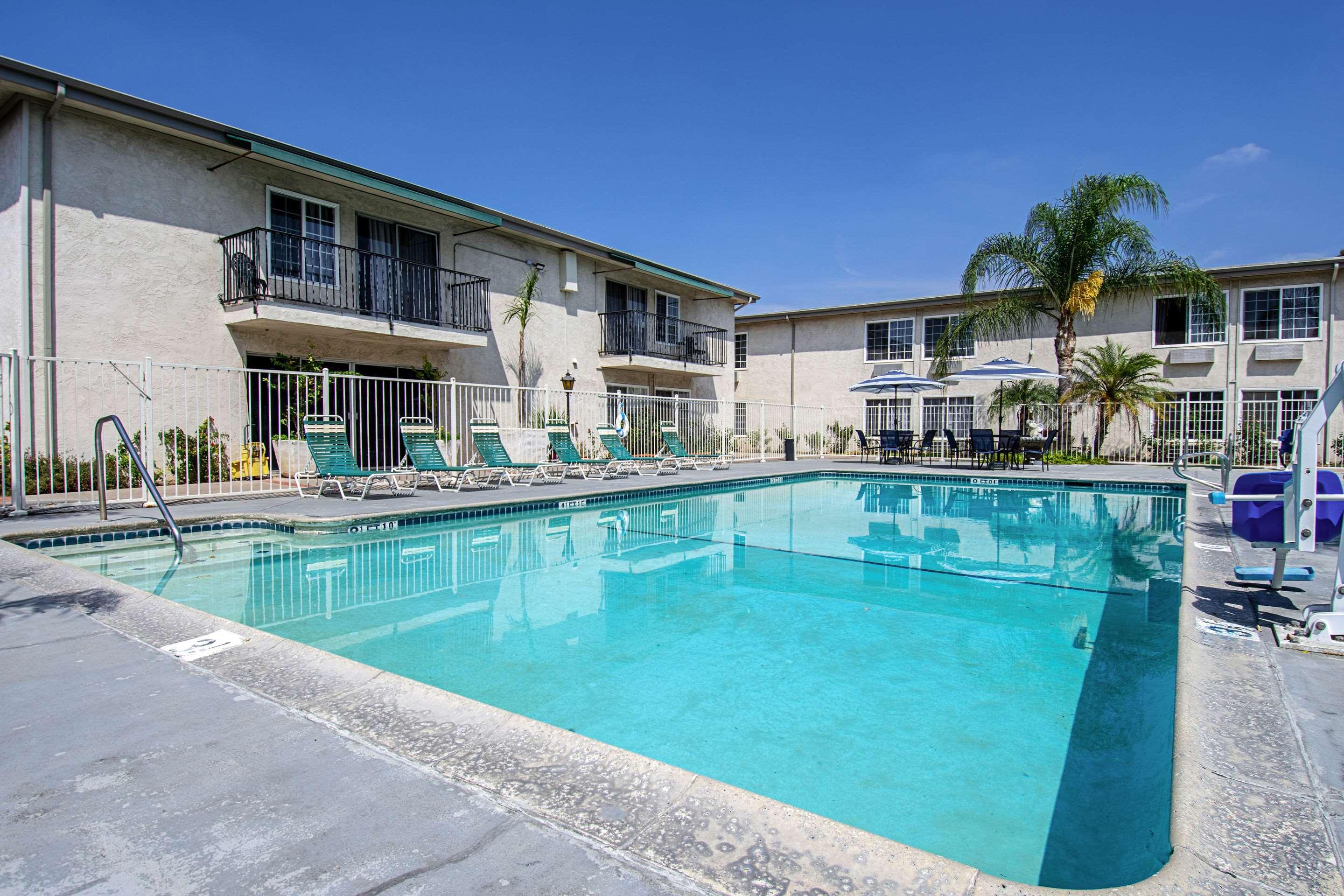 Rodeway Inn Near Maingate Knott'S Buena Park Exterior foto